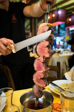 Picanha, geleneksel Brezilya barbeküsü..