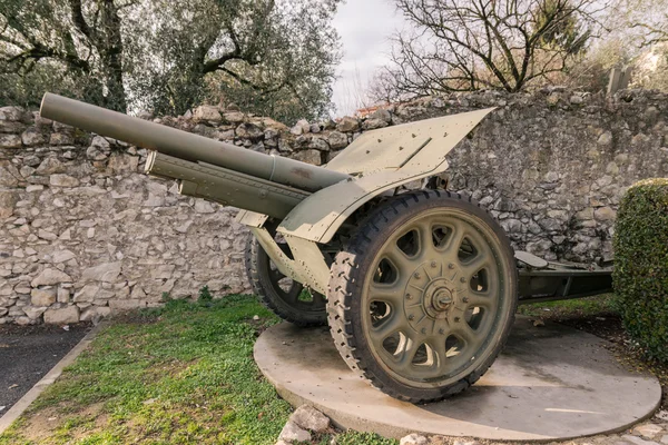 Kanon op wielen gebruikt tijdens de eerste Wereldoorlog. — Stockfoto
