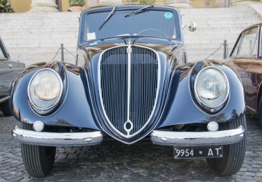 Klasik vintage arabalar