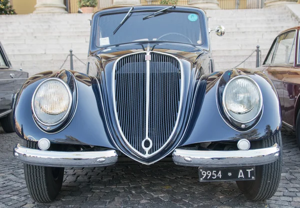 Klasik vintage arabalar — Stok fotoğraf