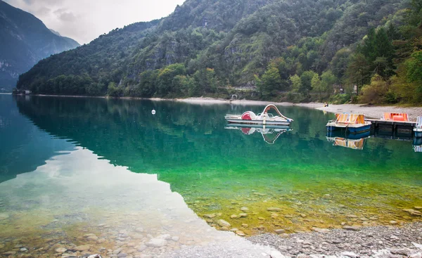 Ledro Gölü, İtalya — Stok fotoğraf