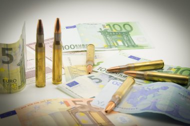 Madde işaretleri ve Euro ile kompozisyon