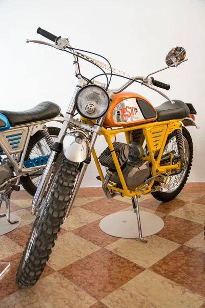 Exhibition of vintage motorcycles — Stock Photo, Image