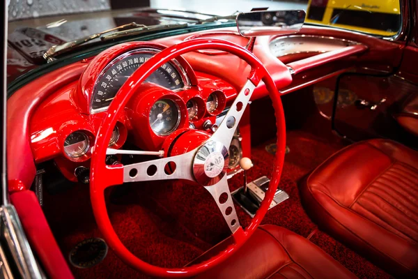 Salpicadero de un coche de época — Foto de Stock