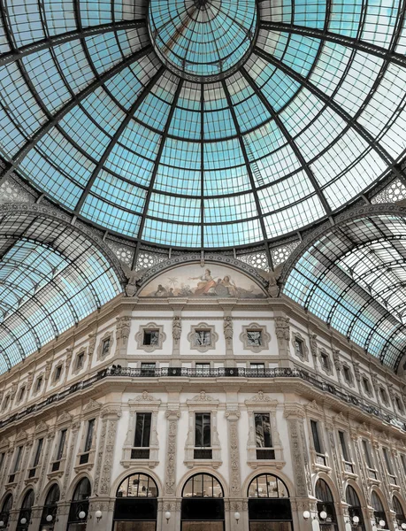 画廊"维托里奥 · 埃莱二世"，米兰，意大利 — 图库照片