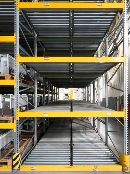 Rekken zwaartekracht voor pallets — Stockfoto