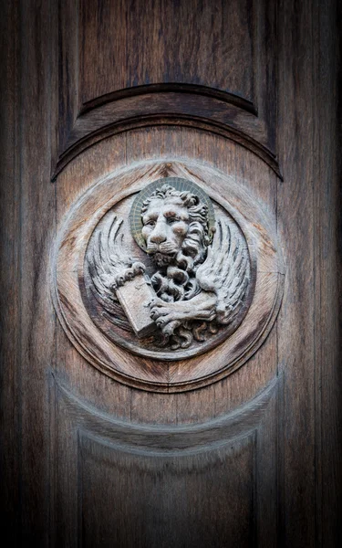 A szárnyas oroszlán, a Szent Márk, a Velencei Köztársaság jelképe — Stock Fotó