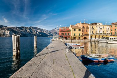 Malcesine Lake Garda (İtalya üzerinde küçük bir kasabadır).