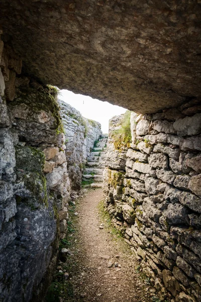 Árkot ásott, a rock, nyúlik vissza az első világháború — Stock Fotó