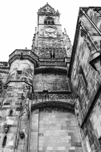 Campanario de una antigua catedral . —  Fotos de Stock