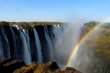 Victoria falls Zimbabve kenarlık çizgisi ile Zambiya, Afrika görünümünden.