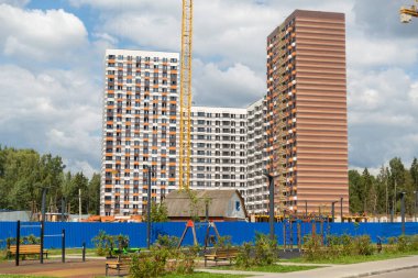 Yeni bir apartman dairesi inşaatı