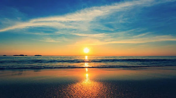 Hermoso Paisaje Océano Atardecer Verano Fondo Natural Atardecer Playa Increíble — Foto de Stock