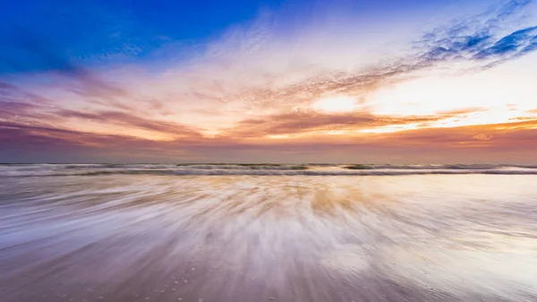 Praia Incrível Por Sol Paisagem Bonita Oceano Hora Verão Por — Fotografia de Stock