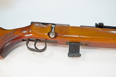 Kırpılmış bir resmi beyaz arka plan üzerinde Vintage tüfek
