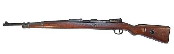 Eski Alman carabin Mauser 98-K beyaz arka plan üzerinde ayrılmış.