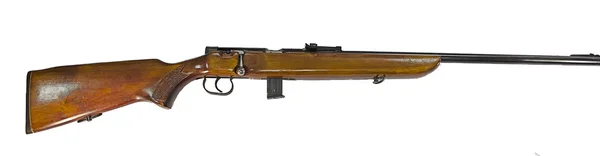 Eski Alman carabin Mauser 98-K beyaz arka plan üzerinde ayrılmış.