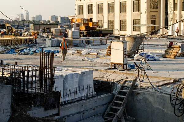 Şehir merkezinde bina inşaat alanı