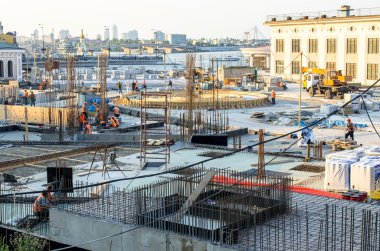 Şehir merkezinde bina inşaat alanı