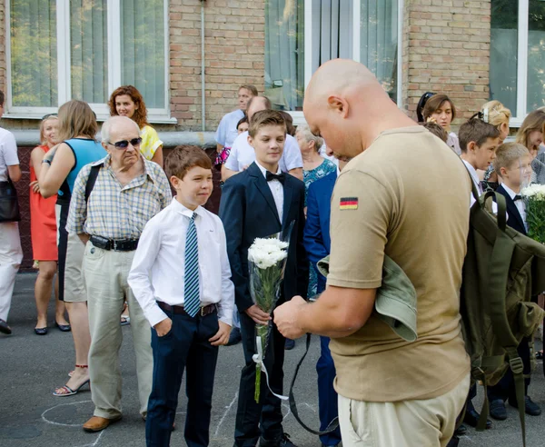1 września w szkole ukraińskiej. — Zdjęcie stockowe