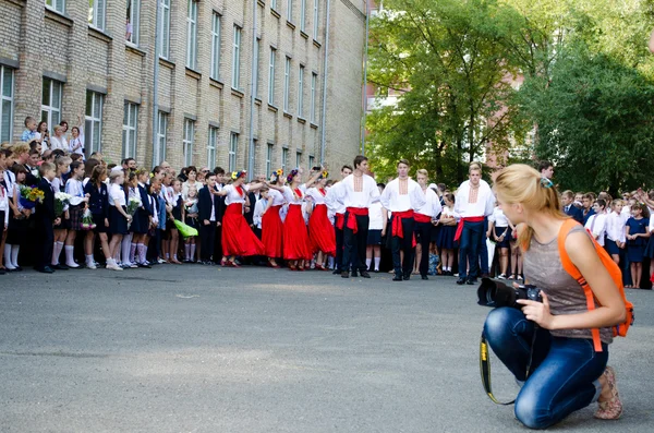 Syyskuu 1 Ukrainan koulussa . — kuvapankkivalokuva