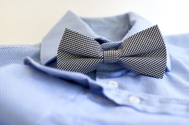 papyon yakın çekim ile mavi gömlek