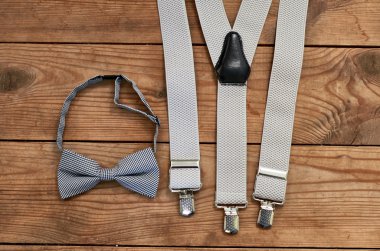 Erkekler Aksesuarları izole ahşap arka plan yakın çekim