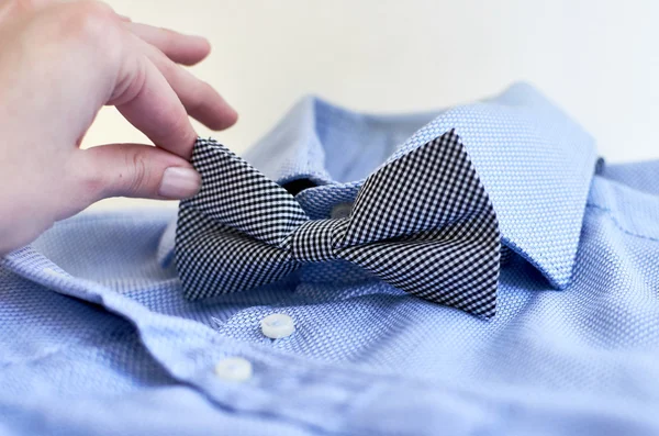 papyon yakın çekim ile mavi gömlek