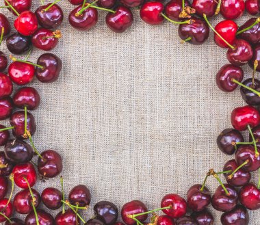 Yaz meyveleri. Arka planda rustik tarzı