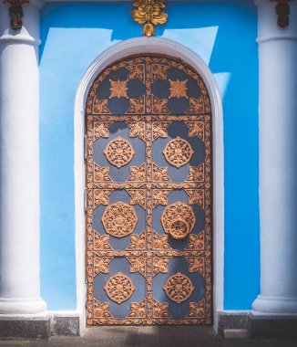 Antika Ferforje kapı kemerli