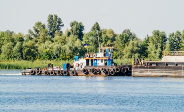 Nehir gemisi römorkör