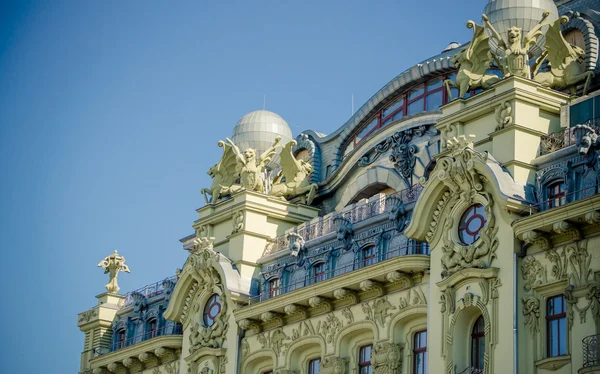 Arkitekturen av de gamla byggnaderna i Odessa — Stockfoto