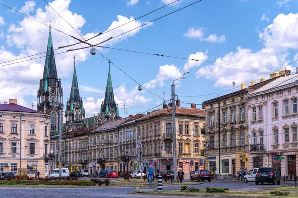 Lviv Stad Oekraïne Juli 2019 Oude Woongebouwen Vervoer Een Straat — Stockfoto