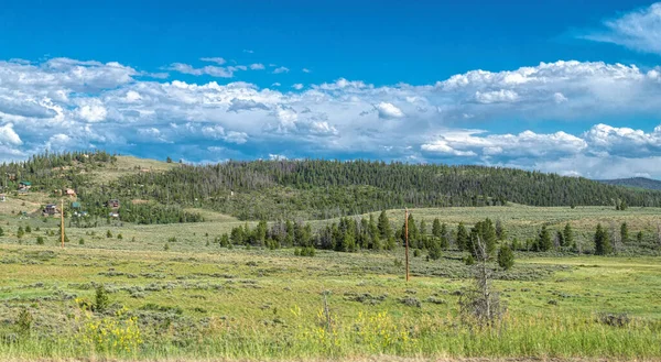 美国科罗拉多州洛基山脉全景村景观 — 图库照片