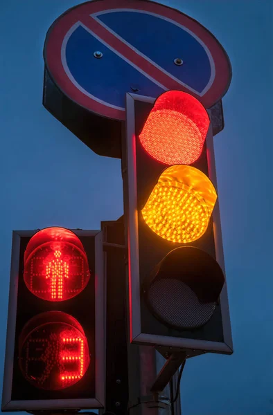 Красный Светофор Пешеходного Перехода — стоковое фото