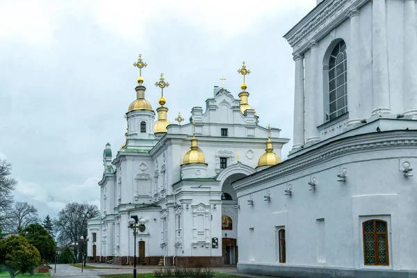 Poltava Ukraina April 2021 Heliga Dormition Cathedral Den Ortodoxa Kyrkan — Stockfoto