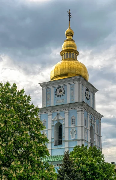 Kiev Ucrânia Maio 2021 Majestosa Catedral Cúpula Dourada São Miguel — Fotografia de Stock