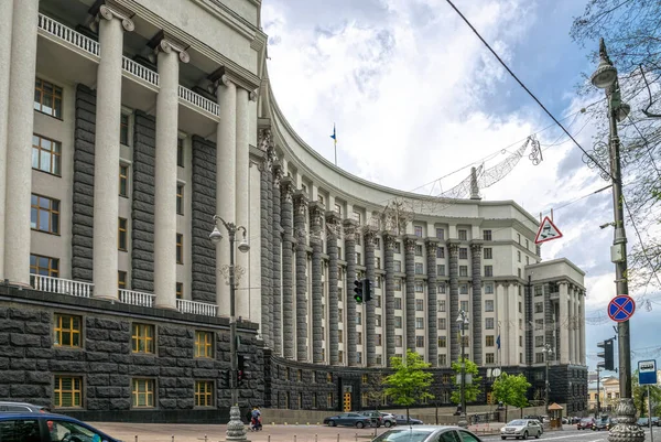 Kiev Ucrania Mayo 2021 Majestuosa Fachada Del Edificio Del Gabinete — Foto de Stock