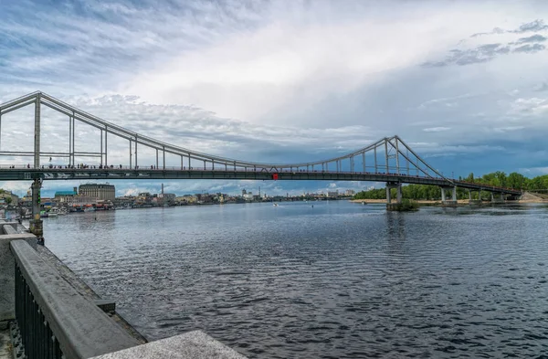Kyiv Ukraine May 2021 City Panorama Pedestrian Bridge Embankment Street — Stock Photo, Image