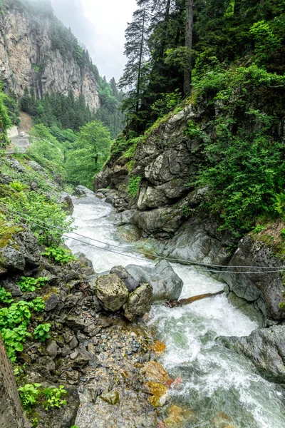 Bergquelle Und Wasserfall Der Türkei — Stockfoto