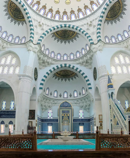 Ancara Turquia Junho 2021 Magnífico Interior Uma Nova Mesquita Hatun — Fotografia de Stock