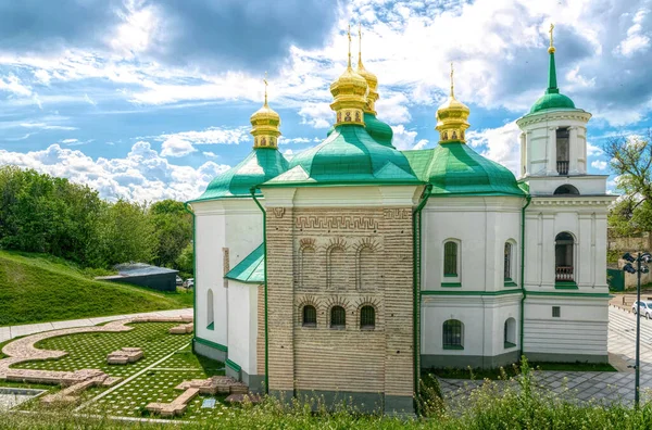 Kościół Zbawiciela Berestove Starożytny Kościół Wieku Kijowie — Zdjęcie stockowe