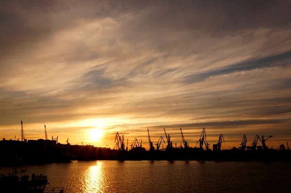 Sunset in the port — Stock Photo, Image