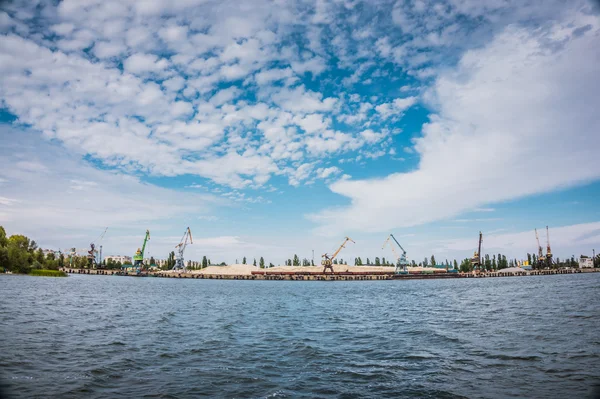 Porto de carga fluvial — Fotografia de Stock