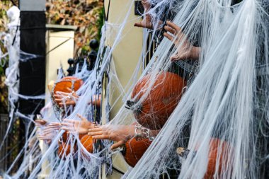 Cadılar Bayramı süslemeleri balkabağıyla