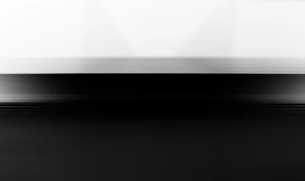Горизонтальное черно-белое размытие фона — стоковое фото