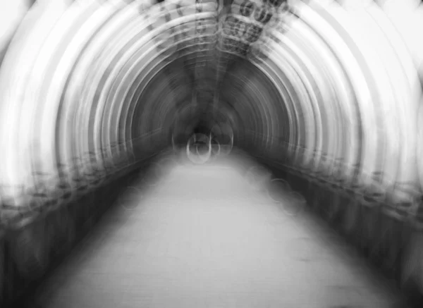 黑白旋流隧道抽象背景 — 图库照片