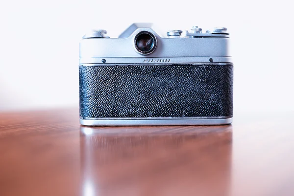 Πίσω όψη του vintage φωτογραφική μηχανή αποστασιόμετρο φόντο — Φωτογραφία Αρχείου