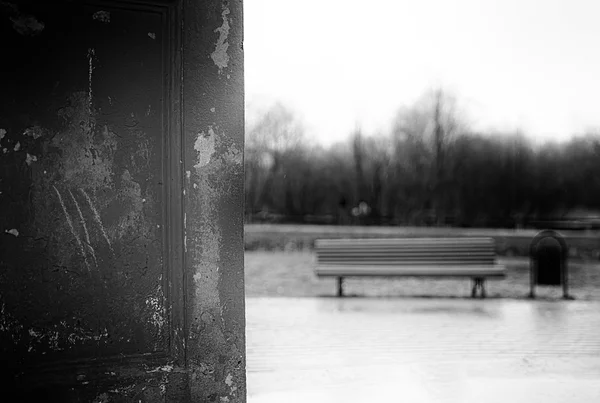 Horizontale Vintage Bank im Park Bokeh Hintergrund — Stockfoto