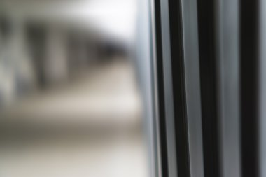 Dikey doğru hizalanmış duvar ile boş bokeh yer sol b